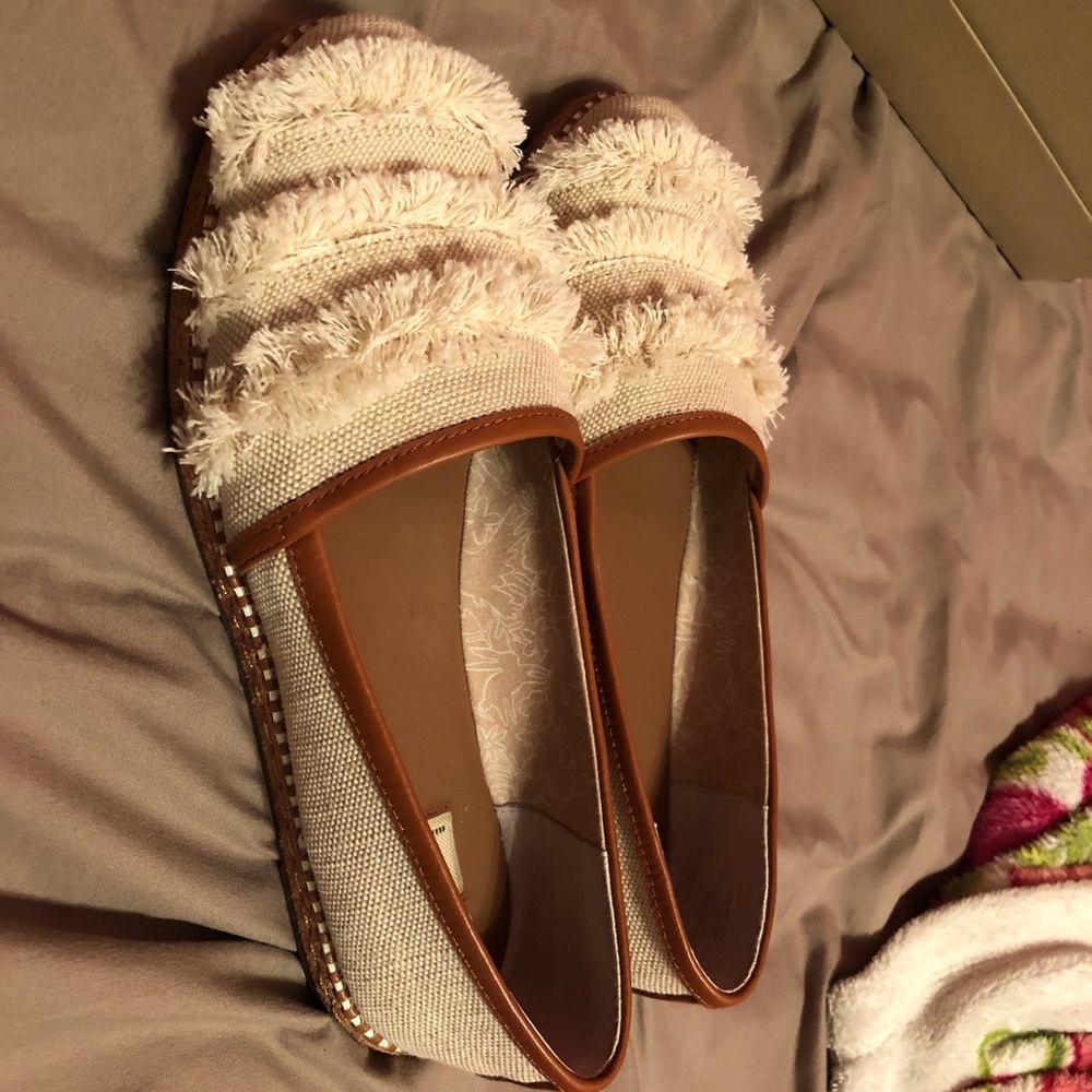 Ellen DeGeneres women’s flats
